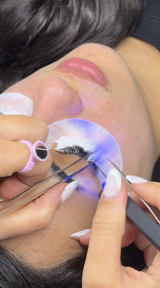 LED Lashes treatment